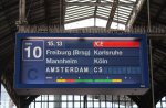 Hier der Zugzielanzeiger fr ICE 104/504 nach Amsterdam/Kln in Basel SBB am 3.1.13