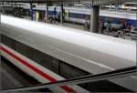 Schnelle Züge in Basel -     Aus Frankreich der TGV und aus Deutschland der ICE treffen sich hier im Bahnhof Basel SBB.