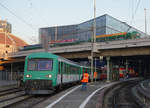 Mit ehemaligen Triebzügen der SNCF an den Weihnachtsmarkt Basel am 17. Dezember 2016.
CFTSA: Chemin de Fer Touristique du Sud des Ardennes.
Autorail Special Association ATAVA ATTIGNY.
XRABx 8716 + XBDx 4719
Train Thur Doller Alsase mit XRABx 8508 + XBD 4395 im SNCF Bahnhof Basel, wartende auf die baldige gemeinsame Rückfahrt.
Foto: Walter Ruetsch