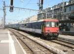 Hier eine RB nach Lausanne, bei der Ausfahrt am 29.7.2009 aufs Genf Hbf.