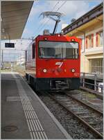 Der CJ Gem 2/2 521 wartet in La Chaux-de-Fonds auf die Abfahrt in Richtung Le Noirmont.