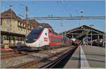 Schon fast ein Blick in die Zukunft: Als TGV Lyria Zugspaar 9773/9778 von Paris nach Lausanne (via Genève) und Zurück unterwegs, verlässt der TGV 4720 mit den Triebköpfen 310039 und 310040 Lausanne in Richtung Paris.
Künftig sollen alle TGV Lyria in dieser Farbgebung und als Dulex unterwegs sein. 

28. Feb. 2019