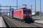 DB - Lok 185 133-6 vor Güterzug bei der durchfahrt im SBB Bahnhof Pratteln am 06.03.2022