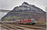 Railjet 160 mit 1116 220 in Sargans mit dem Gonzen 1830m ü/M.