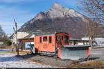 SBB Tm II 631 mit Schneepflug als Denkmal am 9.