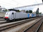 Railpool - Lokzug 186 251 und 186 105 und 425 und noch 3 Loks 465 im Bahnhof Spiez am 21.06.2015