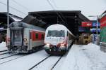 Ein verschneiter IR mit EW-IV, bringt mich von Zrich HB nach Konstanz zum Bahnbilder-Fotografen-Treffen. Kurz vor Abfahrt in Zrich HB, 08. Dez. 2012, 08:34