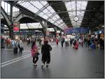 Blick in die Halle des Bahnhofs von Zrich.