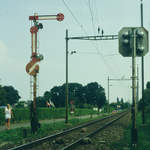 07.08.1995, Am Campingplatz Zusach am Schweizer Bodenseeufer führte eine Bahnlinie nah vorbei. Da sah ich auch dieses Formhauptsignal.
