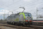 Siemens Vectron der BLS 475 415-6 verlässt die Abstellanlage beim badischen Bahnhof. Die Aufnahme stammt vom 08.01.2020.
