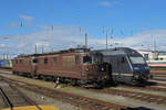 Die BLS Loks 465 018-8, 425 180 und 425 186 stehen in der Abstellanlage beim badischen Bahnhof.