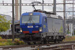 Siemens Vectron 193 495-9 durchfährt solo den Bahnhof Pratteln.