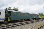 Für den BDt 50 85 80-38 956-2 hat bald die letzte Stunde geschlagen. Am 01.06.2024 steht der Wagen auf einem Nebengleis beim Bahnhof Kaiseraugst.