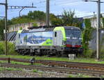 BLS - Lok 475 423-0 als Lokzug unterwegs in Pratteln am 2024.10.02 ... Standort des Fotografen ausserhalb der Geleise auf der Strasse