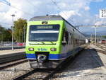 BLS - Triebwagen RABe 525 028-7 bei der einfahrt im Bahnhof Lyss am 27.09.2017