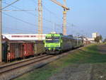 BLS - Regio nach Kerzers an der Spitze der Steuerwagen ABt 50 85 80-35 964-6 unterwegs bei Kallnach  auf der Seite die Reste des BMK ( Bahnmuseum Kerzers / Kallnach )am 13.01.2018