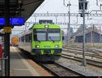 BLS - Regio nach Thun im Bahnhof Solothurn an der Front der Steurwagen ABt 50 85 80 35 938-0 unterwegs am 04.11.2018