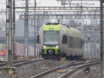 BLS - RE nach Brig mit dem Triebzug RABe 535 120-0 kurz vor der Durchfahrt der Haltestelle Bern-Wankdorf am 25.03.2016