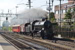 Die C 5/6 der Eurovapor Sulgen fährt mit dem Extrazug zum Bahnhpark Brugg in den Bahnhof Weinfelden ein.