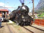 Der Elefant beim Personenzug zusammen stellen in Erstfeld am 08.09.2007