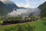 SBB HISTORIC:    Schweiz aktuell am Gotthard  - Dampfzug mit der C 5/6 2978 und nostalgischen Wagen oberhalb Erstfeld am 28.