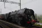 Am 26.10.2024 ist die 141 auf der Fahrt 'train de chasse, Jagdzug' unterwegs. Bei nebligem Wetter fasst diese Lok in Romont Wasser.