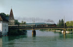  Mikado  Die ehemalige SNCF Mikado 141.R 1244 aus dem Jahre 1946 beim Passieren der Aarebrücke Solothurn im Sommer 1991.
Foto: Walter Ruetsch



