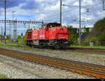 SBB - Lok 843 002-7 unterwegs in Pratteln am 2024.09.30 ... Standort des Fotografen ausserhalb der Geleise auf der Strasse