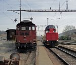 Cargo-Dieselloks: Die Em 3/3 18825 macht am 07.04.10 nach getaner Arbeit Pause, zur Zeit als der Tm 234 053-7 noch am rangieren ist.