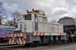 Em 83 7954-7 rangiert beim Bahnhof Kaiseraugst.