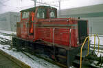 Die ex DB-Lok 333 902 bei widrigem Wetter am 25.05.1983 als Schmalspurlok Tm 4973 im FO-Bf. Andermatt.