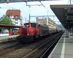 SBB-Cargo: Mit einer sehr langen Gterwagenkomposition wendet der Tm IV 8763 im Bahnhof Dietikon.