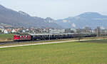 Re 4/4 l 10009 auf der Weiterfahrt Oensingen - Lyss bei Niederbipp am 11.