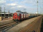 Die SBB E-Lok Re4/4 I ,vor dem SZ 85971 vom Eurostrand Fintel  auf Gleis 18 im Dortmunder Hbf.