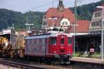 Wunderschn aufgearbeitete Re 4/4 I (10019), Baujahr 1946,  im Besitz der Centralbahn AG mit Sitz in Basel, mit einem kurzen Bauzug am Haken, Richtung Ulm unterwegs.