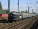 SBB Re4/4I fast Standard-Lok vor dem SZ zum Eurostrand Mosel,Durchfahrt in Bochum Ehrenfeld.(26.09.2008)  