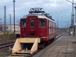 Re 4/4 I 10019 wartet vor Dresden-Hbf. auf die Rckfahrt mit dem EK-Sonderzug nach Hamburg, 27.11.2004
