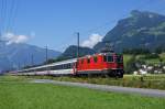 SBB: Re 4/4 11121 mit EC Zürich - Buchs zwischen Sargans und Buchs im Juni 2008.