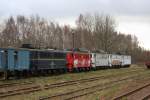 Bahnhof Meyenburg am 18.11.2015: Insgesamt standen im Bahnhof sechs ehemalige DR Loks der Reihe 142, die einstmals nach meiner Kenntnis auch in der Schweiz unter der Nummer Ae 477 Dienst verrichtet