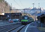 Bern-Lötschberg-Simplon-Bahn/BLS.
Das Simmental, die letzte Bastion der BLS Re 420.
Die wenigen noch betriebstüchtigen ehemaligen SBB Re 4/4 II der BLS Flotte gelangen zur Zeit nur noch planmässig für die Führung der RE Interlaken Ost - Zweisimmen zum Einsatz.
Die noch bestehenden Lokzüge vom RegioExpress Bern - Neuchâtel - La Chaux-de-Fonds sowie von den im Simmental verkehrenden RE wurden gedreht wegen dem Umzug vom Depot Aebimatt nach Spiez, wo neu die Arbeiten für den Unterhalt ausgeführt werden.
RE Einfahrt mit der Re 420 501 in Boltigen am 8. Januar 2020.
Foto: Walter Ruetsch  