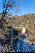 BLS Re 420 501 mit PE Zweisimmen - Interlaken Ost am 23.