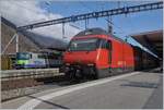 Ein Bahnsteigbild und mit den Stromabnehmer hatte ich auch etwas Probleme; trotzdem finde ich das Bild von Interlaken Ost reizvoll und möchte es hier gerne zeigen: die SBB Re 460 009-4 (UIC 91 85