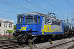 Re 420 502-7 der WRS durchfährt am 20.05.2023 den Bahnhof Pratteln.