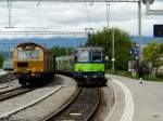 bls-  RE mit Re 4/4 420 501-9 bei der einfahrt im Bahnhof Kerzers am 07.08.2011