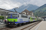 Re 420 502-7 wartet beim Bahnhof Interlaken West.