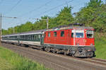 Re 4/4 II 11147 fährt Richtung Bahnhof Kaiseraugst.