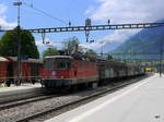 SBB - Lok 420 326-1 vor Güterzug bei der durchfahrt im Bahnhof von St.Mauriceam 09.05.2017