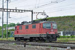 Re 420 245-3 (11245) durchfährt den Bahnhof Pratteln. Die Aufnahme stammt vom 01.06.2017.