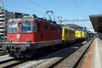 SBB: GBT-Basisfahrzeuge mit der Re 4/4 II 11112 auf Testfahrt. Die Aufnahme entstand am 7. August 2017 in Solothurn-HB bei einem Zwischenhalt.
Foto: Walter Ruetsch: