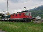 Eine RE 420 der SBB mit einem Rex ( Rheintaexpress ) von Chur nach St.Gallen fhrt in Buchs/SG ein.